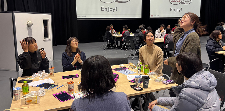 Language Caféの様子を紹介する写真