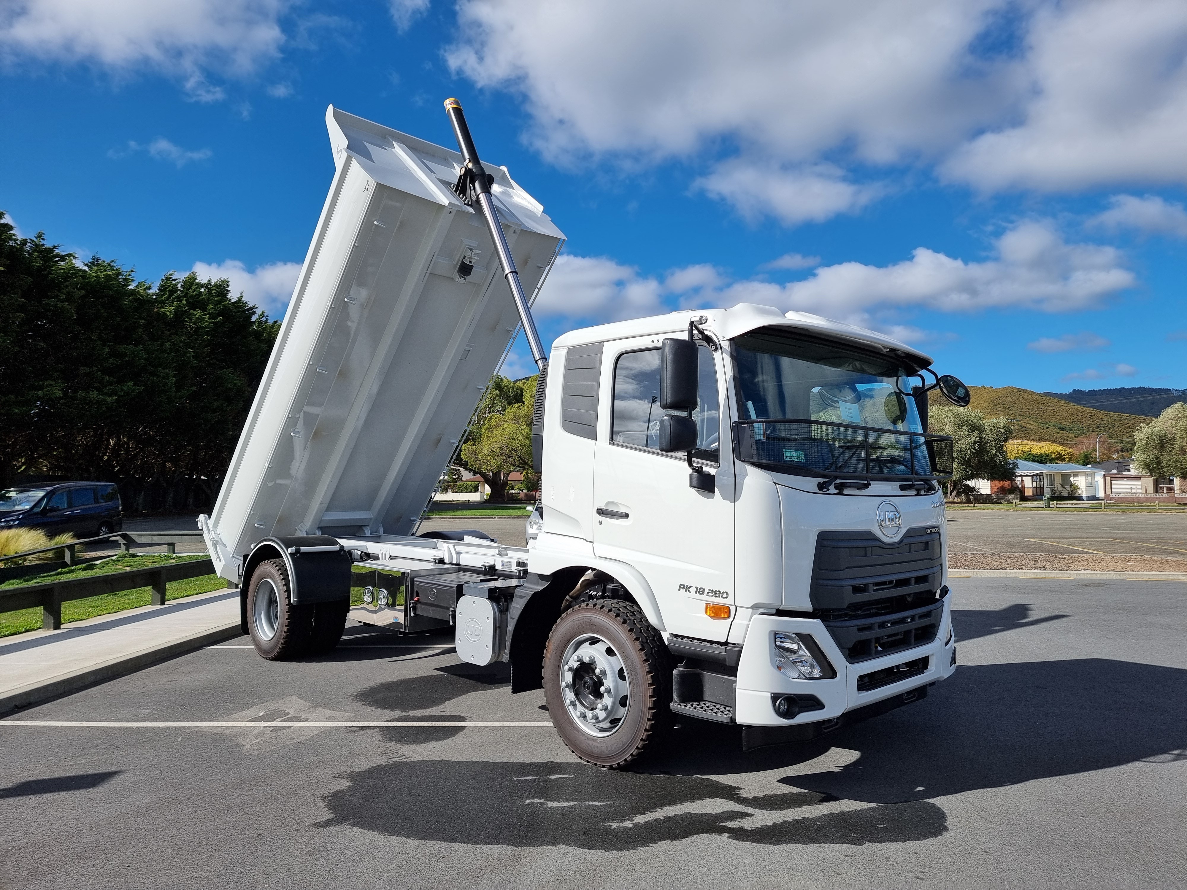 Croner PK 18 280 medium duty factory built tipper from central group